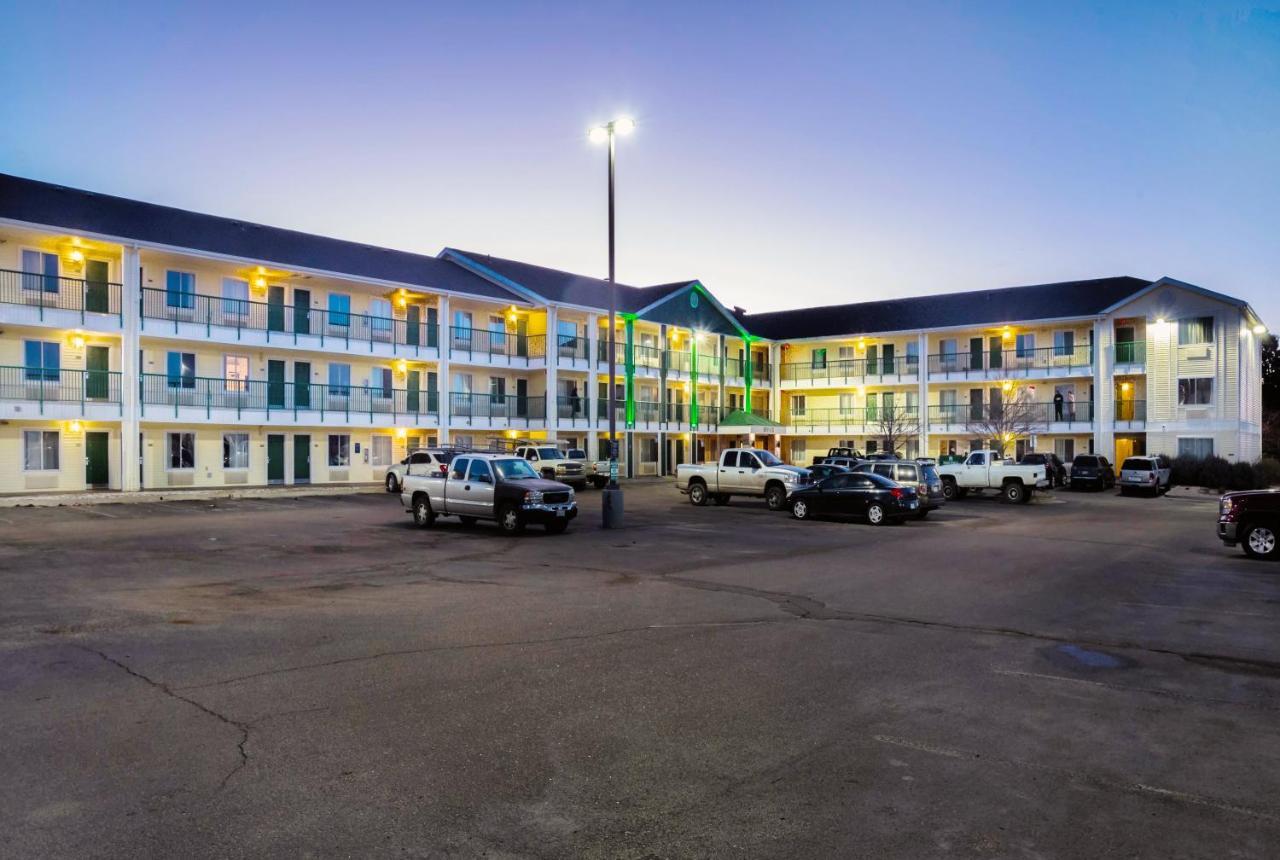 Hometowne Studios By Red Roof Colorado Springs - Airport Ngoại thất bức ảnh