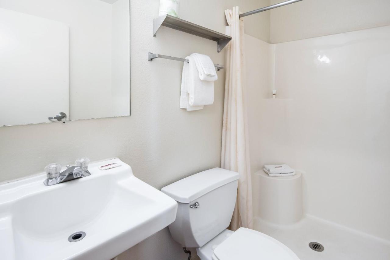 Hometowne Studios By Red Roof Colorado Springs - Airport Ngoại thất bức ảnh