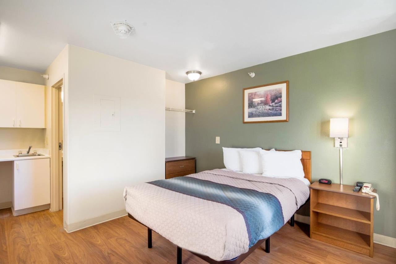 Hometowne Studios By Red Roof Colorado Springs - Airport Ngoại thất bức ảnh