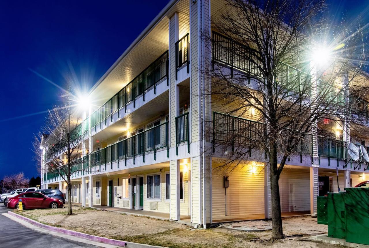 Hometowne Studios By Red Roof Colorado Springs - Airport Ngoại thất bức ảnh