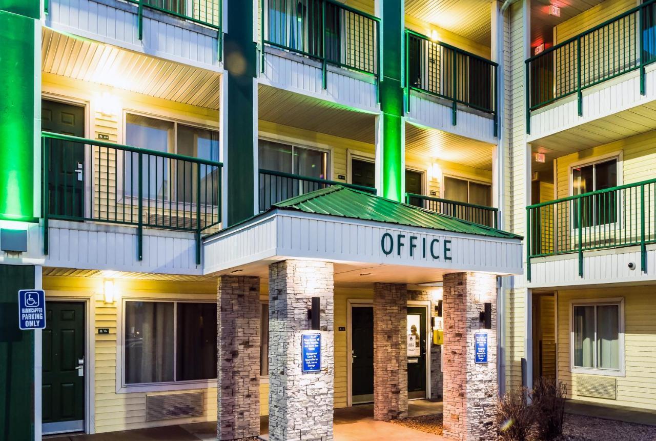 Hometowne Studios By Red Roof Colorado Springs - Airport Ngoại thất bức ảnh