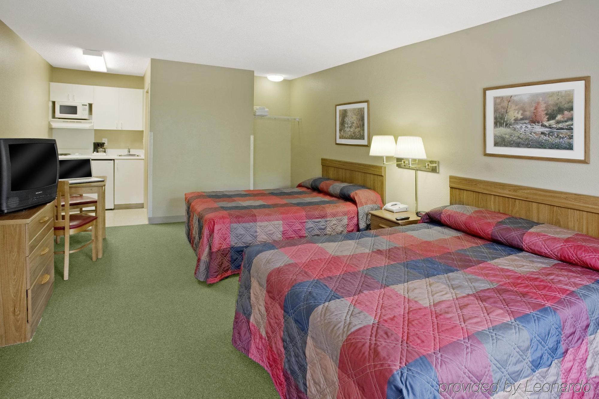 Hometowne Studios By Red Roof Colorado Springs - Airport Ngoại thất bức ảnh